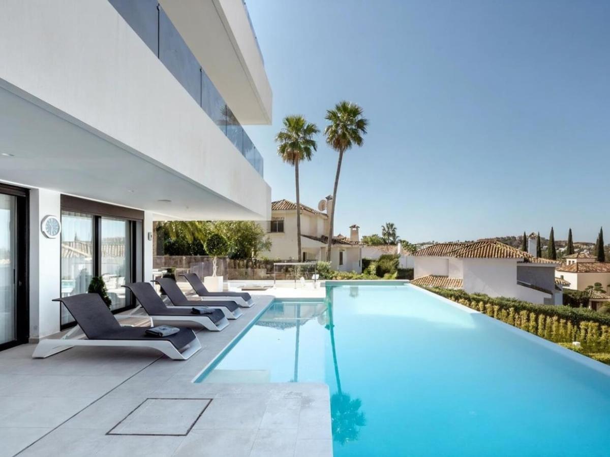 Luxury With Breathtaking Views In By Lodgerstrip